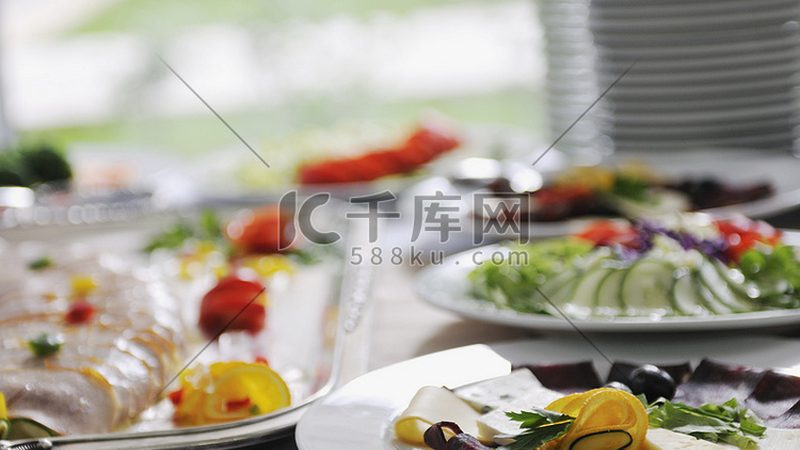 三四线城市餐饮加盟，如何选择合适的品牌？**