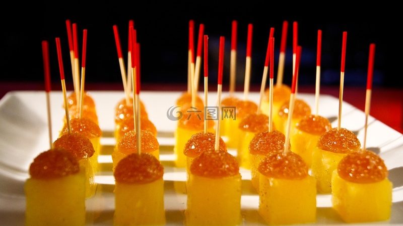 个性婚礼糖果礼盒材质分类解析